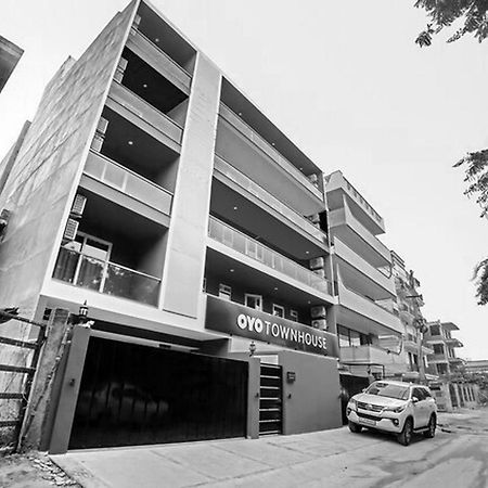 Super Townhouse Near Appu Ghar Hotel Gurgaon Exterior photo