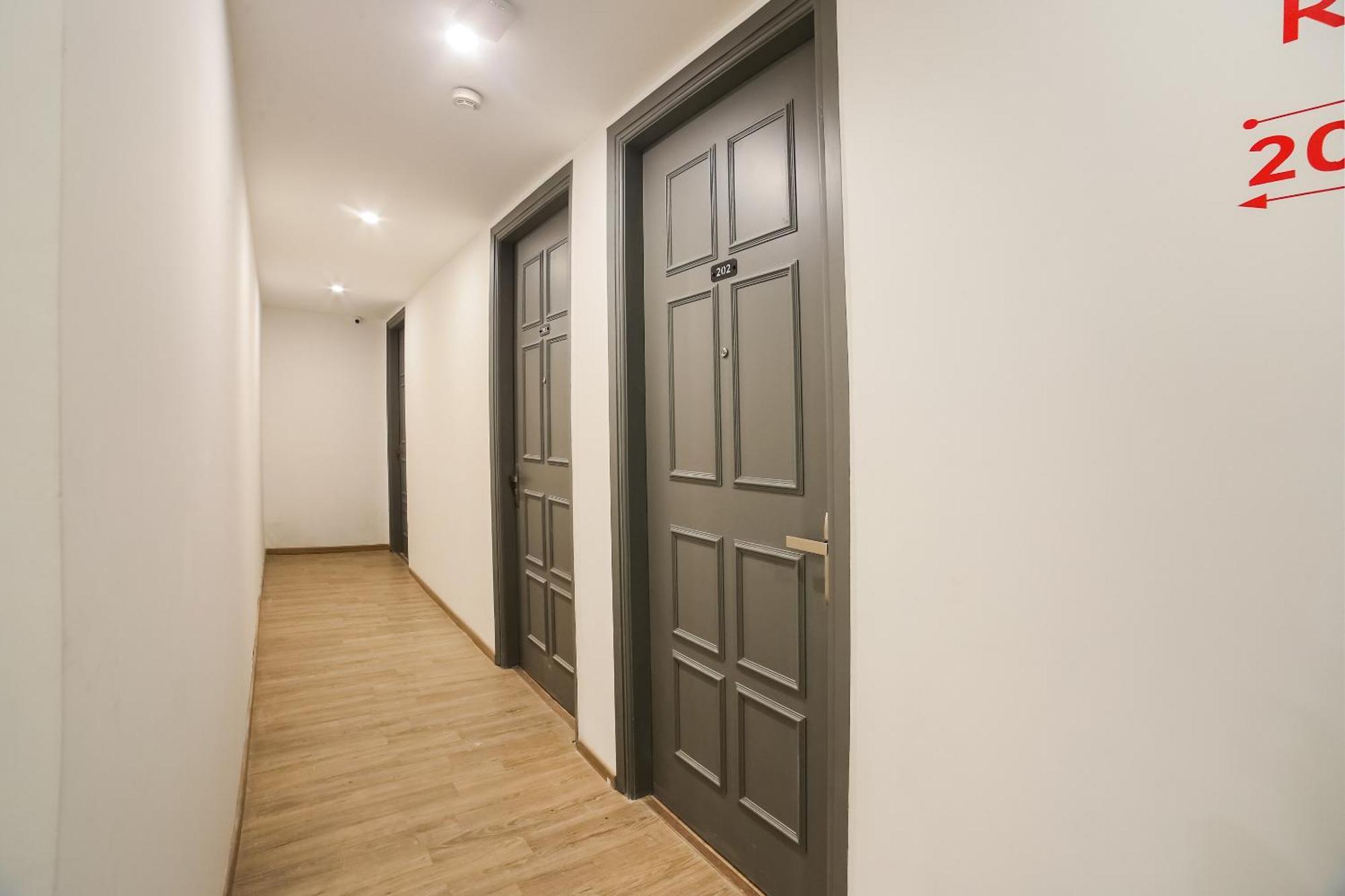 Super Townhouse Near Appu Ghar Hotel Gurgaon Exterior photo