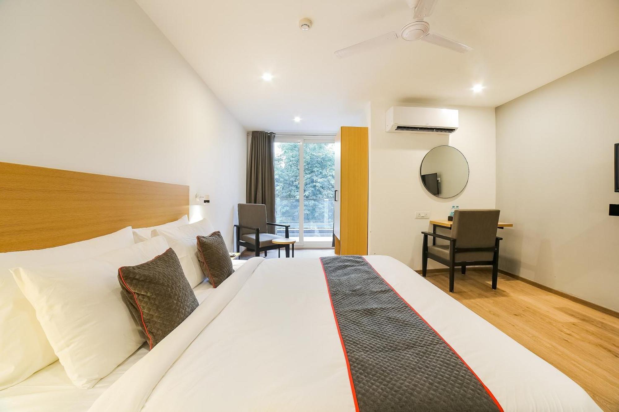 Super Townhouse Near Appu Ghar Hotel Gurgaon Exterior photo
